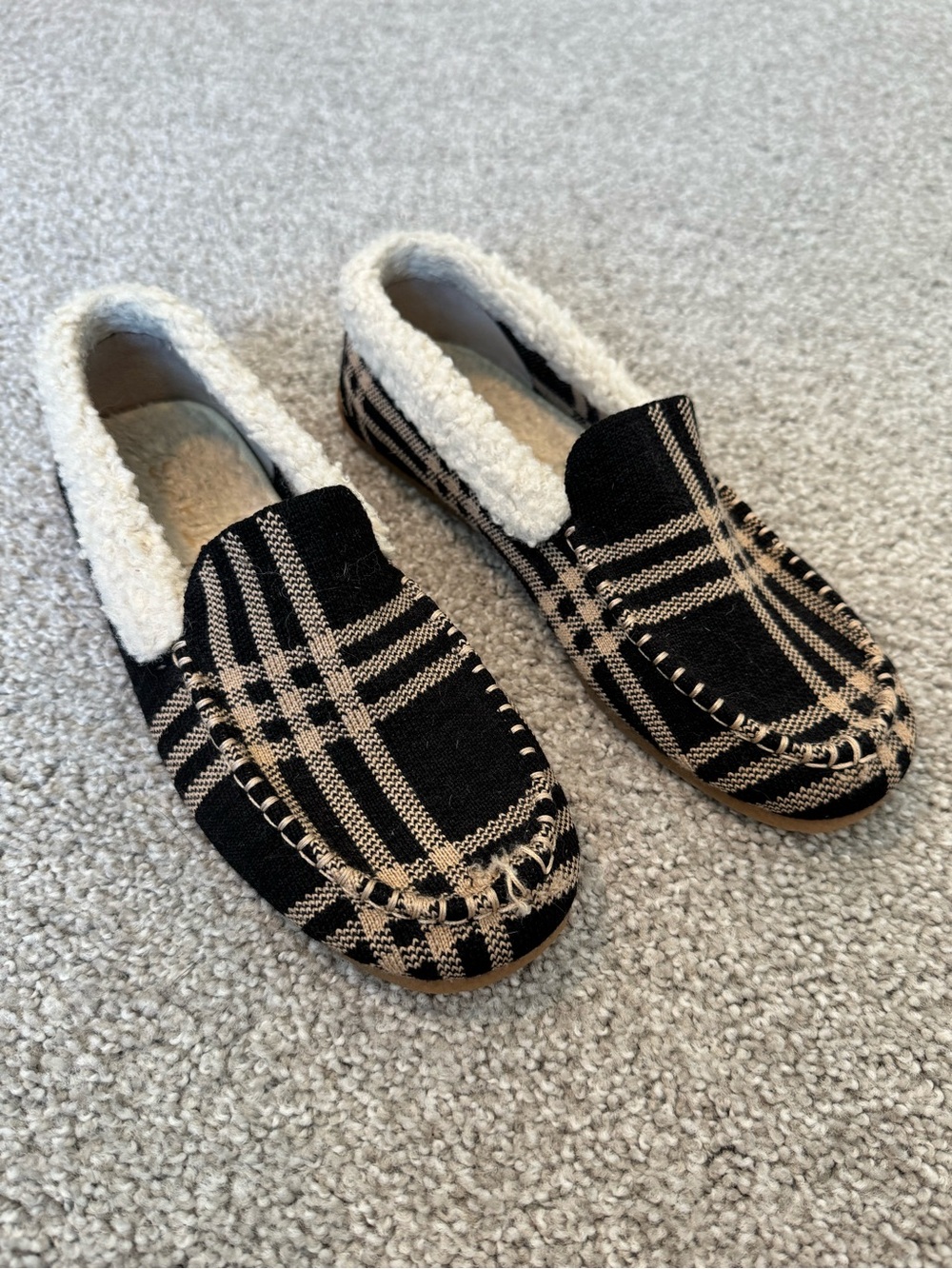 Rothy’s  Women’s  7  Black  Cream  Plaid  Slip  On  Slippers  Classic  Cozy